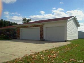 2375 Moorefield Rd, Springfield, OH 45502 photo 5