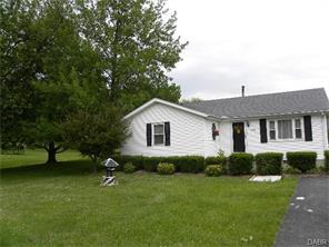 3862 Moorefield Rd, Springfield, OH 45502 photo 1