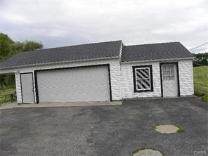 3862 Moorefield Rd, Springfield, OH 45502 photo 4
