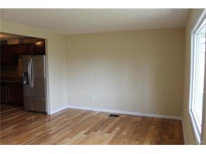 5578 Sharp Rd, Dayton, OH 45432 photo 4