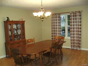2364 Murphy Dr, Fairborn, OH 45324 photo 2