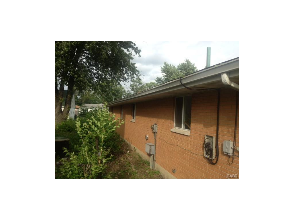 1865 Burrowes Blvd, Fairborn, OH 45324 photo 2