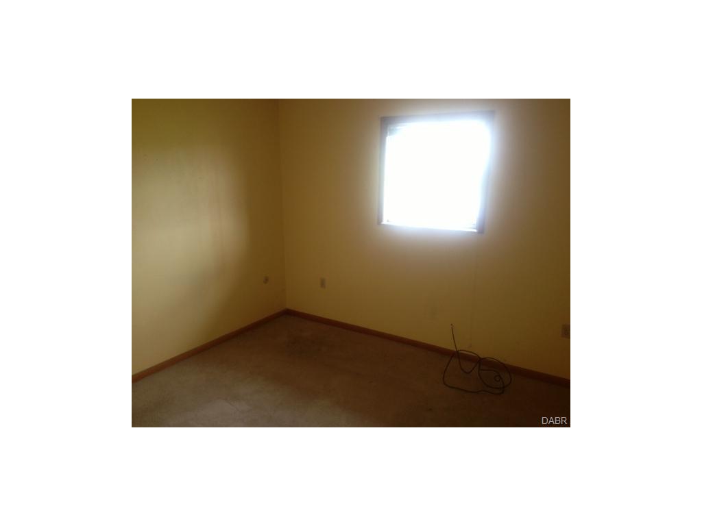 1865 Burrowes Blvd, Fairborn, OH 45324 photo 6