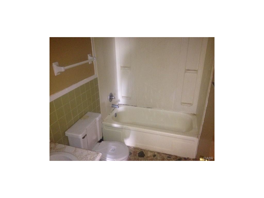 1865 Burrowes Blvd, Fairborn, OH 45324 photo 5