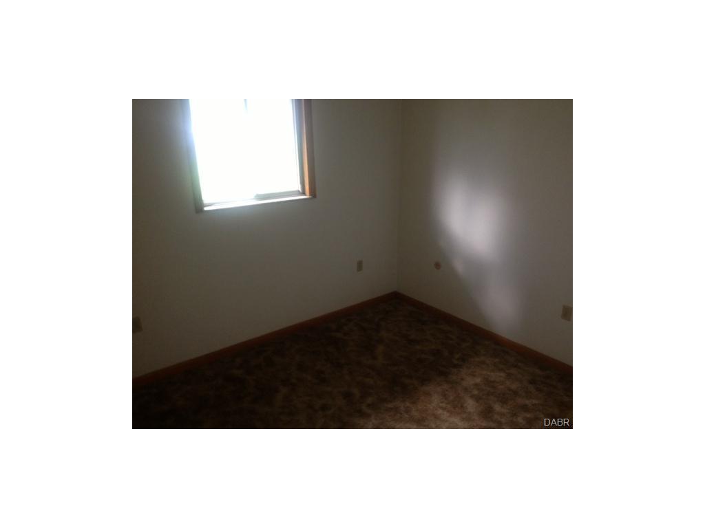 1865 Burrowes Blvd, Fairborn, OH 45324 photo 7