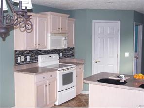 9661 Stephen Ct, Dayton, OH 45458 photo 6