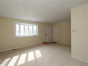 411 Stoneybrook Dr, Dayton, OH 45429 photo 4