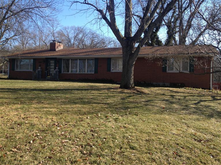 902 Cottonwood Rd, Dayton, OH 45419 photo 1