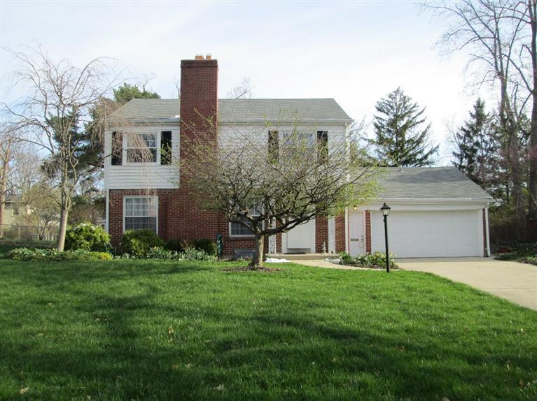 381 Canterbury Dr, Dayton, OH 45429 photo 1