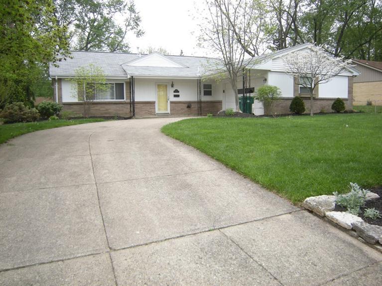 1044 Pepper Hill Dr, Dayton, OH 45429 photo 1
