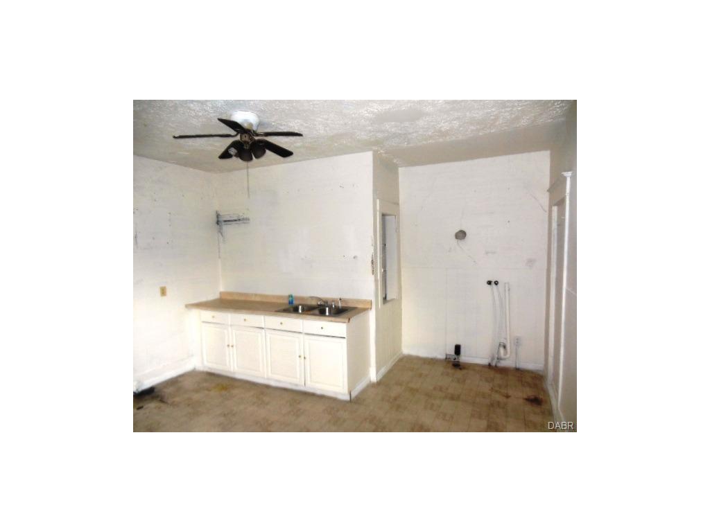 557 Stanton Ave, Springfield, OH 45503 photo 9