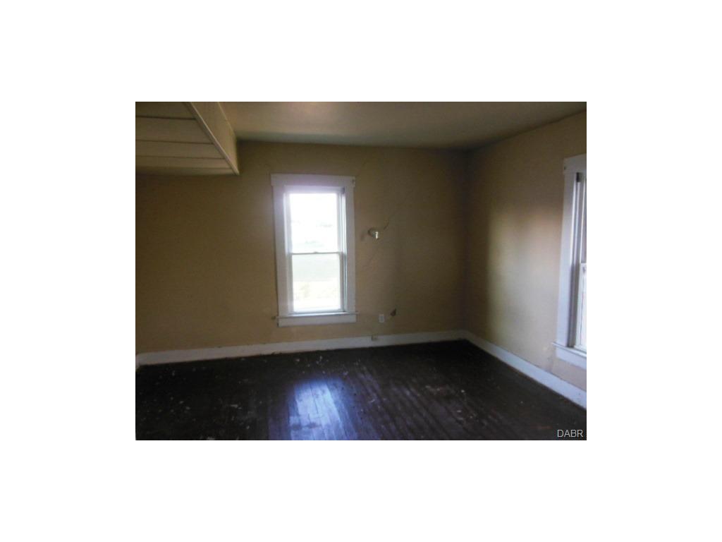 557 Stanton Ave, Springfield, OH 45503 photo 6