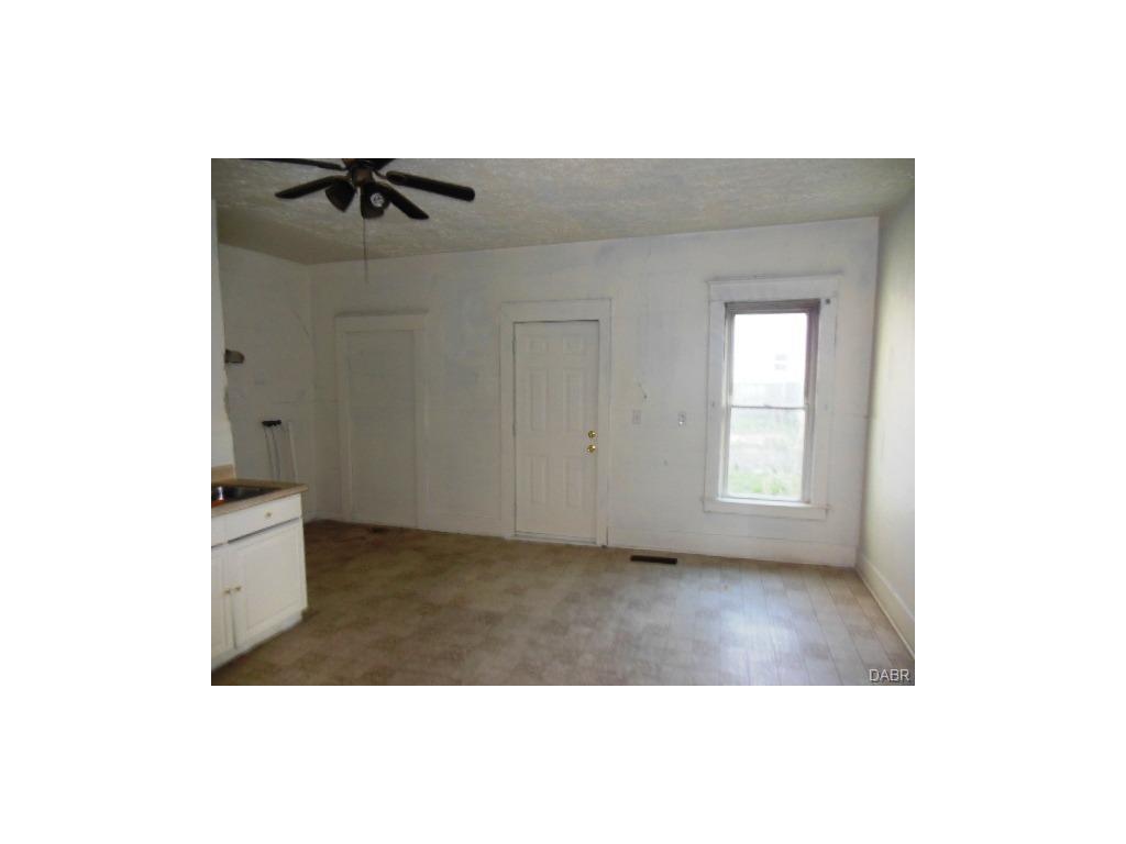 557 Stanton Ave, Springfield, OH 45503 photo 8