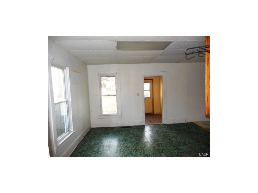 557 Stanton Ave, Springfield, OH 45503 photo 4