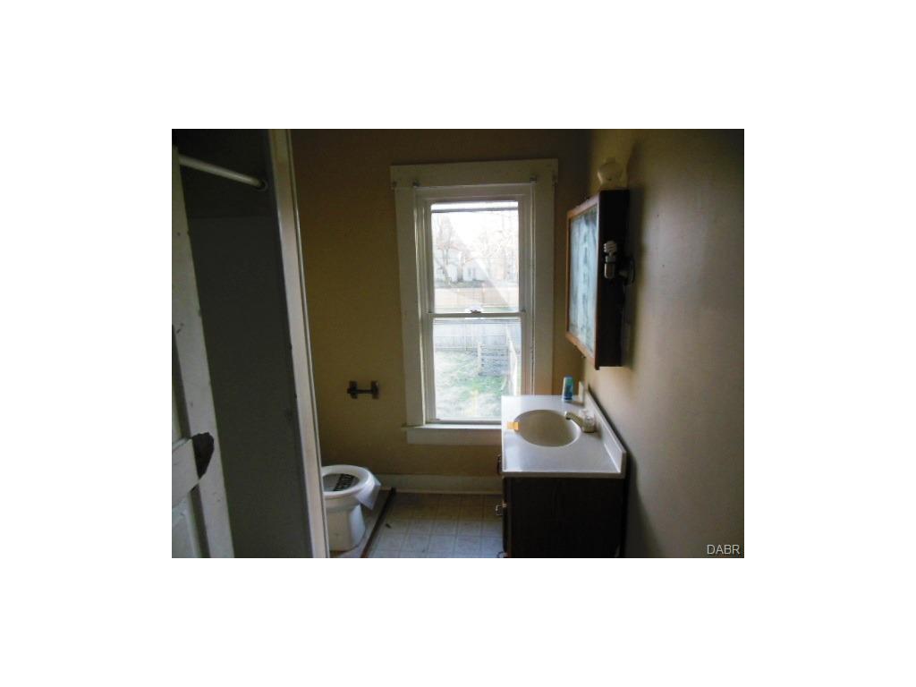 557 Stanton Ave, Springfield, OH 45503 photo 17