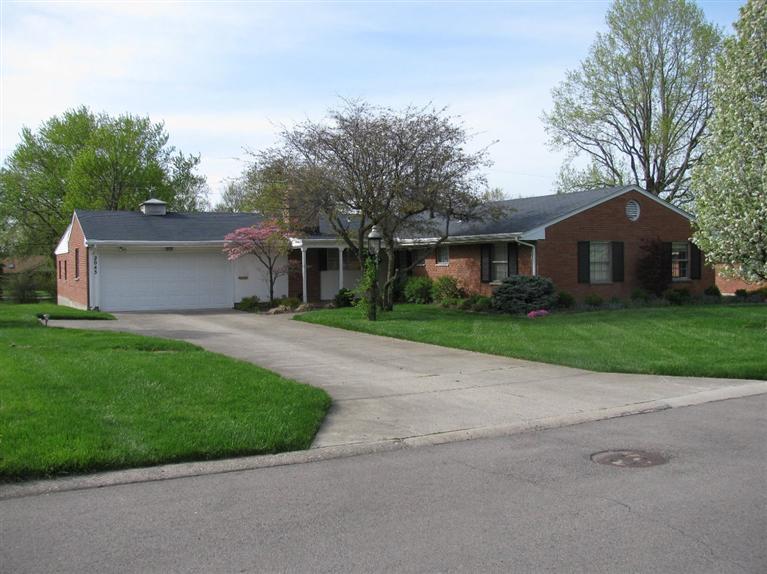 2043 Hamlet Dr, Dayton, OH 45440 photo 1