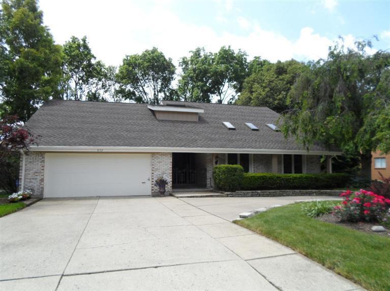 832 Hillerman Ln, Dayton, OH 45429 photo 1
