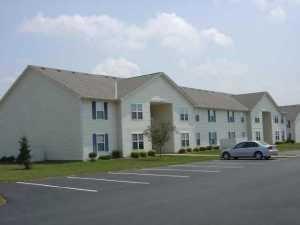 2582 Lake Pointe Dr, Columbus, OH 43219 photo 1