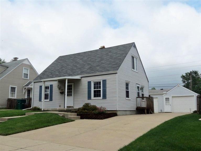 1939 W Bataan Dr, Dayton, OH 45420 photo 1