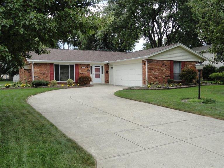 5012 Croftshire Dr, Dayton, OH 45440 photo 1