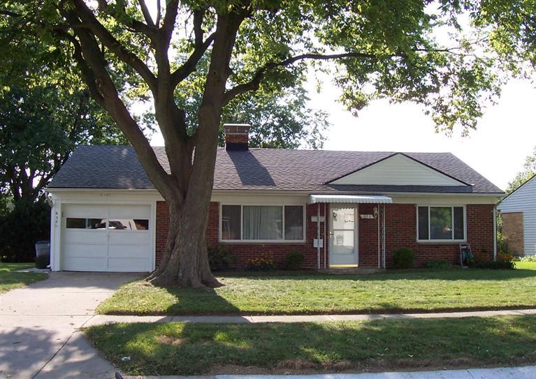638 Lamont Dr, Dayton, OH 45429 photo 1
