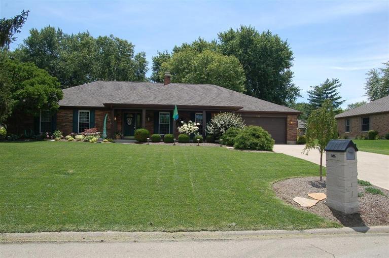 1542 Lindenhurst Dr, Dayton, OH 45459 photo 1