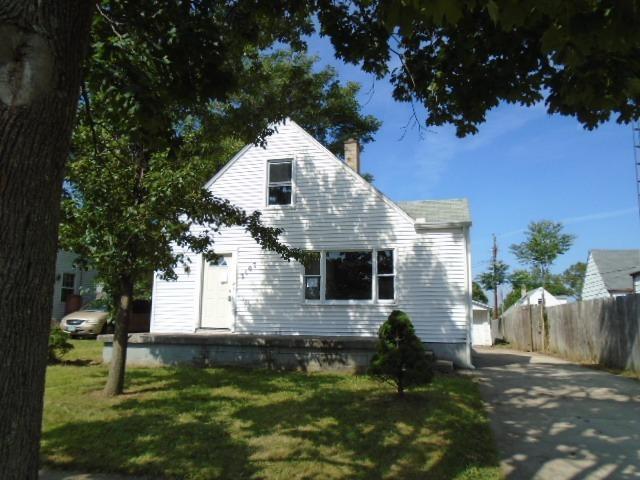 2107 E Bataan Dr, Dayton, OH 45420 photo 1