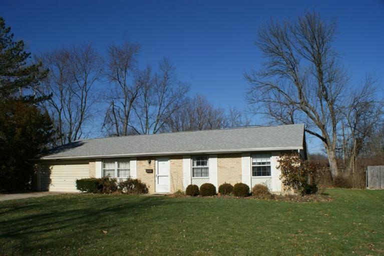 125 Lodewood Dr, Dayton, OH 45458 photo 1