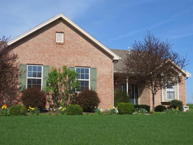 428 Greystone Dr, Dayton, OH 45458 photo 1