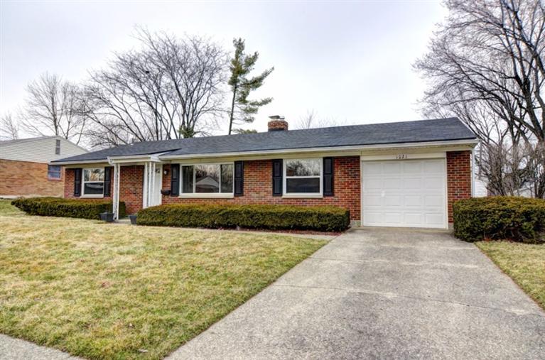 1021 Chateau Dr, Dayton, OH 45429 photo 1