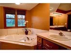 2237 Forestdean Ct, Dayton, OH 45459 photo 20