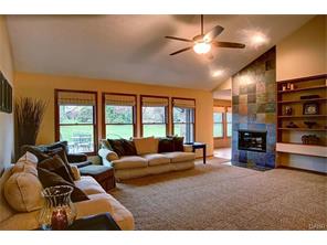 2237 Forestdean Ct, Dayton, OH 45459 photo 2