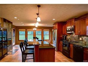 2237 Forestdean Ct, Dayton, OH 45459 photo 3