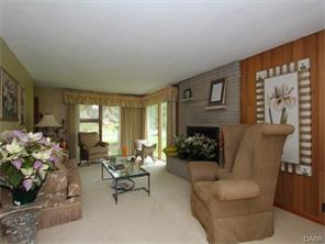 740 Dorchester Dr, Springfield, OH 45506 photo 2