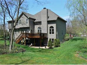 1067 Highpoint Dr, Springboro, OH 45066 photo 2