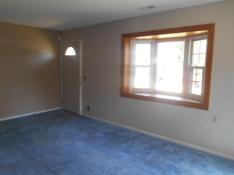 524 East Dr, Dayton, OH 45419 photo 1