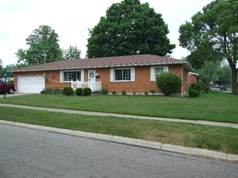 1765 Brownleigh Rd, Dayton, OH 45429 photo 1