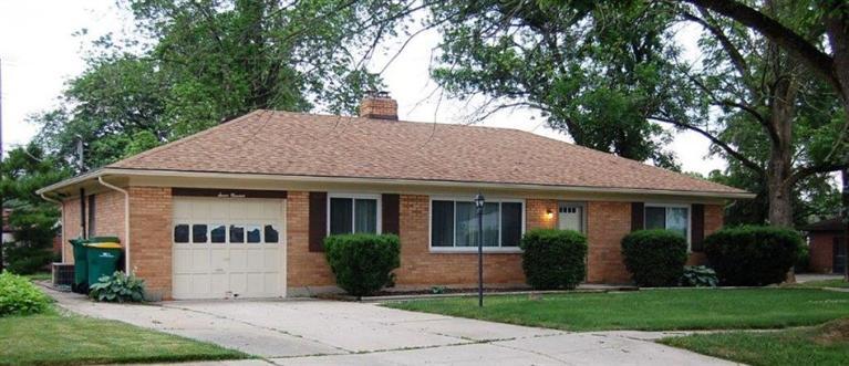 700 Hollendale Dr, Dayton, OH 45429 photo 1