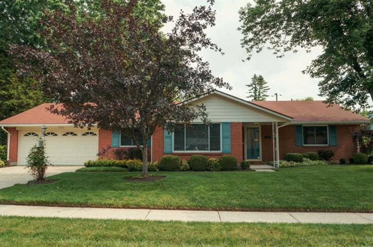 1029 Carlo Dr, Dayton, OH 45429 photo 1