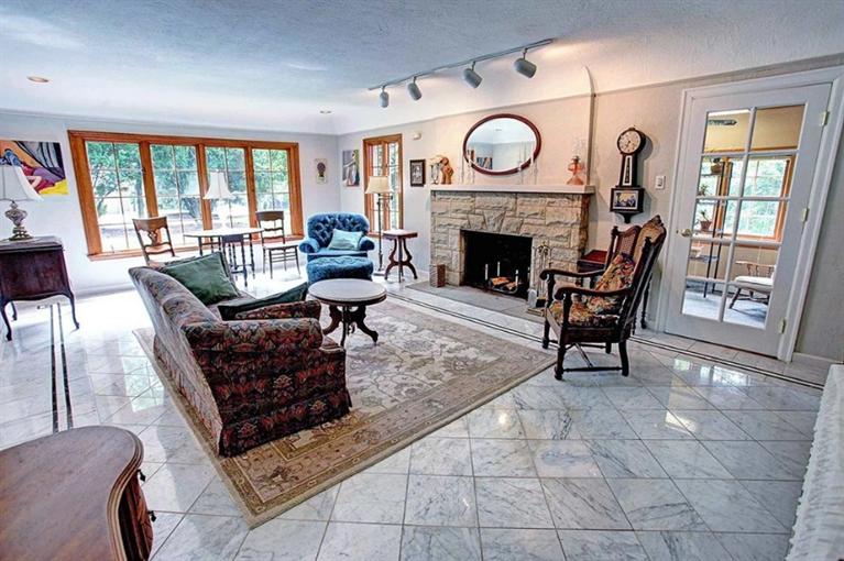 313 Deer Park Cir, Dayton, OH 45429 photo 1