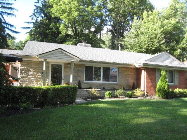 215 Marchester Dr, Dayton, OH 45429 photo 1