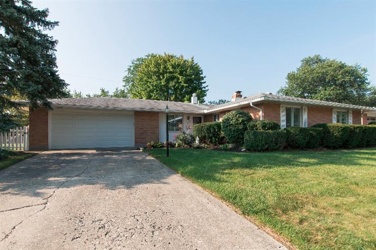 1212 Chateau Dr, Dayton, OH 45429 photo 1