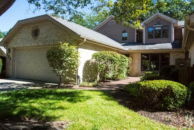 132 Strathmoor Xing, Dayton, OH 45429 photo 1