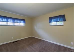 641 Lamont Dr, Dayton, OH 45429 photo 13