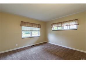 641 Lamont Dr, Dayton, OH 45429 photo 15