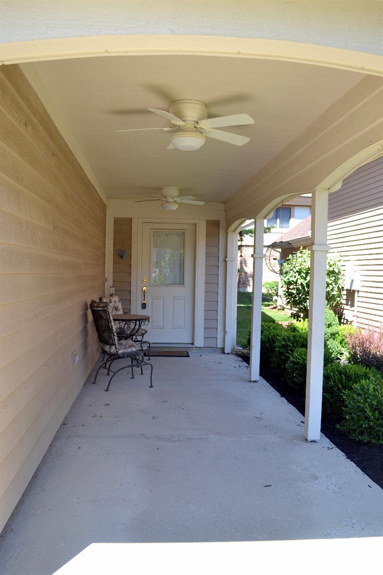 965 Buck Spring Cir, Dayton, OH 45459 photo 1