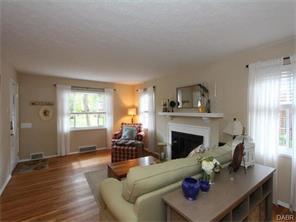 217 Canterbury Dr, Dayton, OH 45429 photo 3