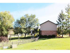 701 Farmbrook Dr, Beavercreek, OH 45430 photo 2