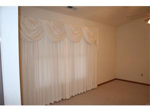 1401 Oldham Dr, Springfield, OH 45503 photo 2