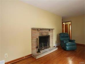 1040 Greenridge Dr, Dayton, OH 45429 photo 4
